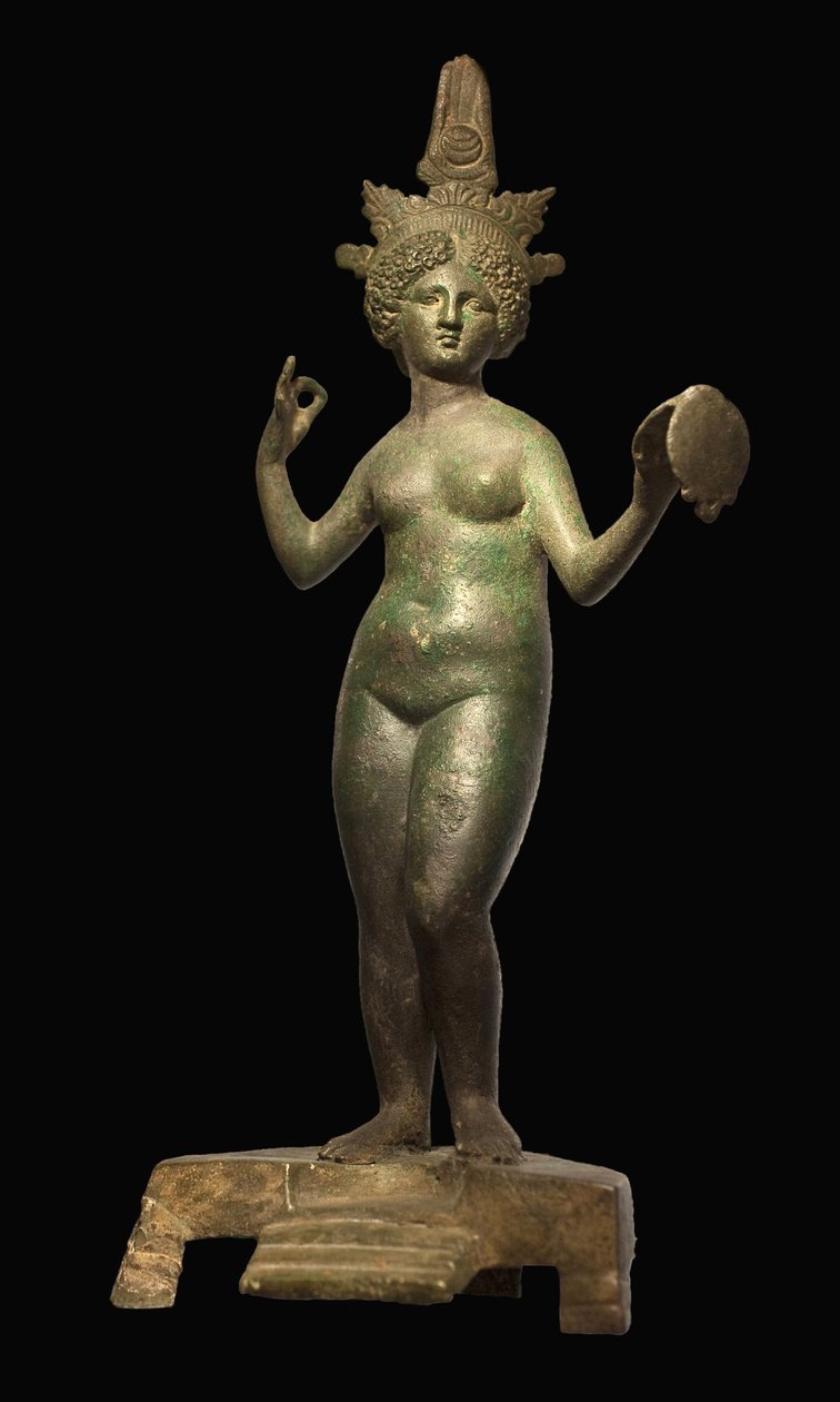 تعال إلى المرآة. النحت البرونزي ، لبنان ، العصر الروماني. Musee de La Castre ، كان. بواسطة رومان رومان