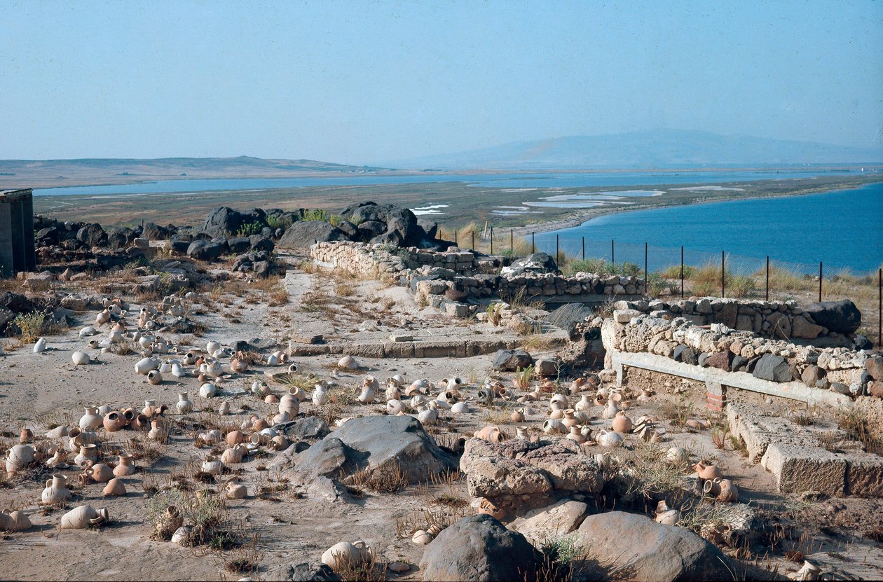 منظر موقع لمدينة Tharros ، ميناء Punico-Roman القديم ، الذي أسسه الفينيقيون في سردينيا ، إيطاليا بواسطة رومان رومان