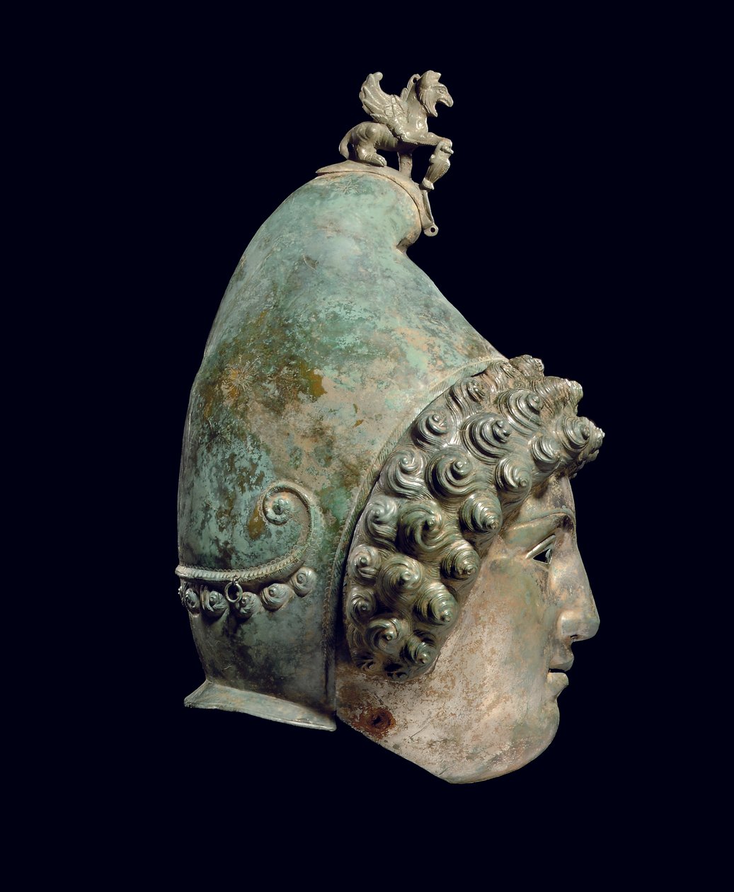 خوذة كروسبي غاريت ، أواخر القرن الأول - الثاني الميلادي (برونزية) (انظر أيضًا 871728-34 ، 396159 ، 482018 و 413093-94) بواسطة رومان رومان