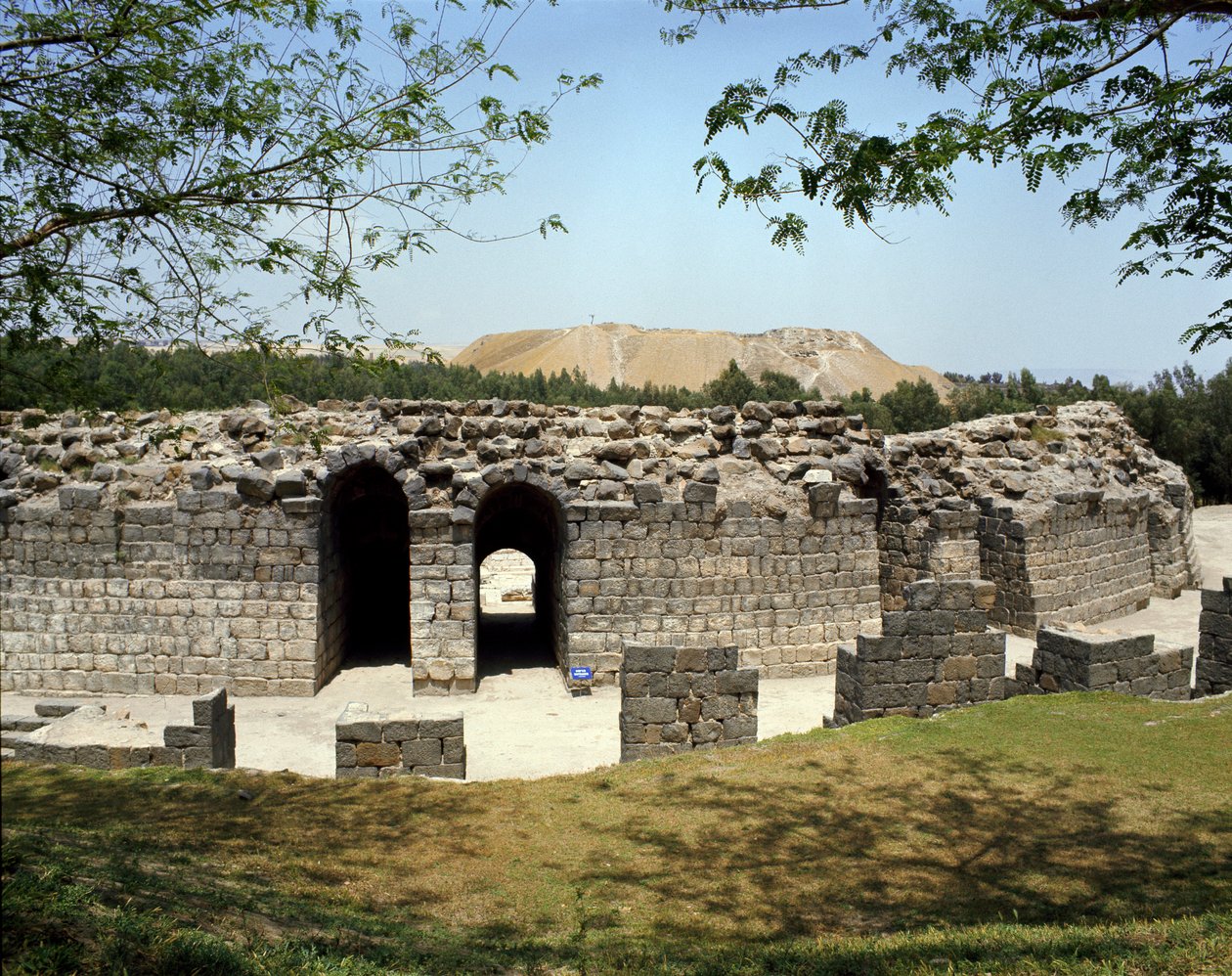 منظر للمسرح الروماني في Scythopolis ، القرن الثاني قبل الميلاد - القرن الرابع الميلادي بواسطة رومان رومان