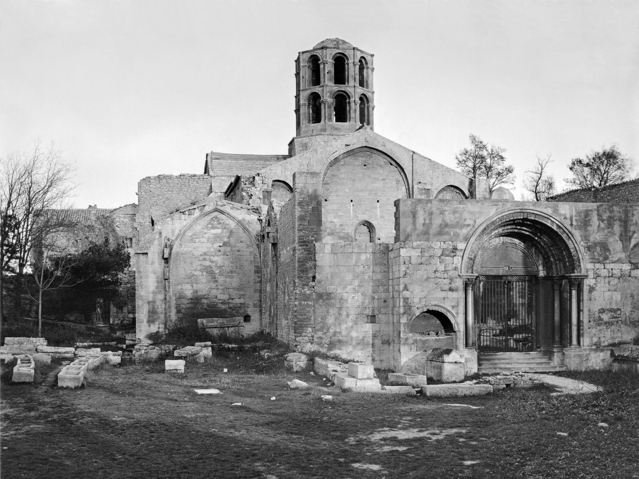 كنيسة Saint-Honoratus في Les Alyscamps بواسطة رومانيسك