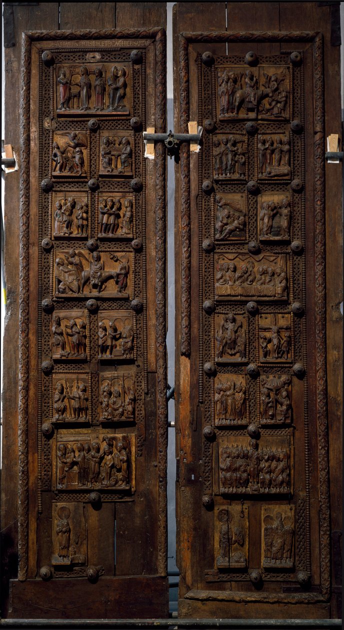 Romanesque art: wooden door from the middle of the 12th century of the Church of St. Mary of the Capitol in Cologne, Germany (Sankt Maria im Kapitol, Koln) بواسطة رومانيسك