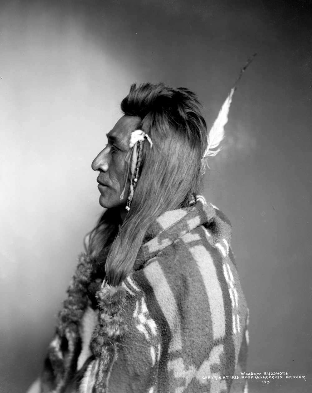 Weasaw Shoshone ، c.1899 بواسطة ستوديو روز اند هوبكنز