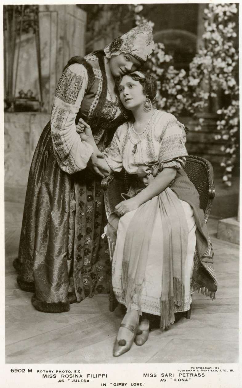 روزينا فيليبي وساري بيتراس ، الممثلات ، c1912. بواسطة صور الروتاري