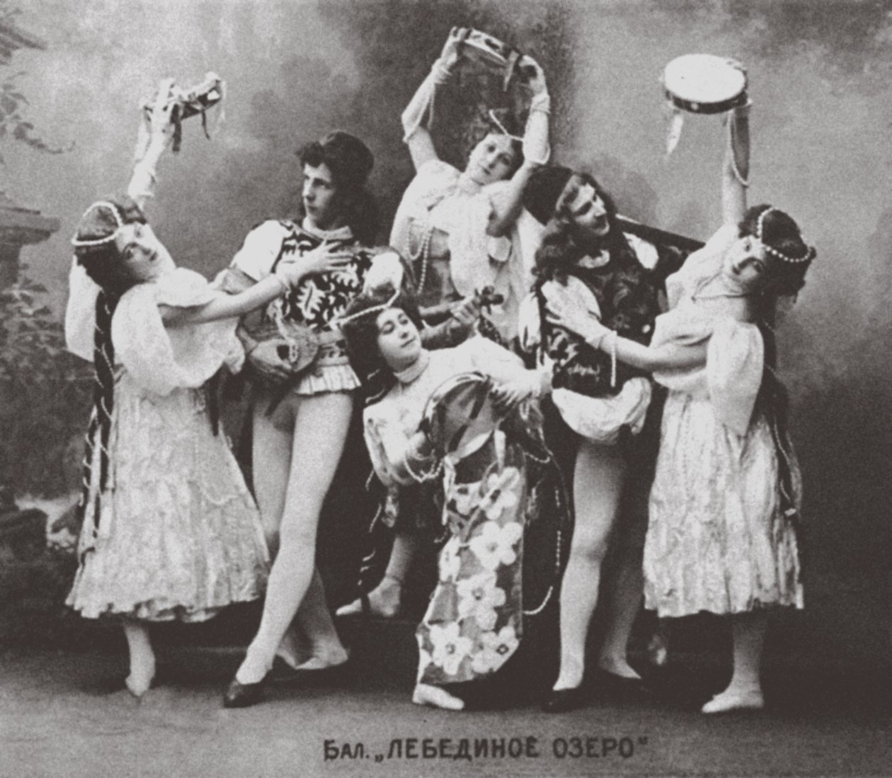 بحيرة سوان ، مسرح ماريانسكي ، 1895 بواسطة مصور روسي