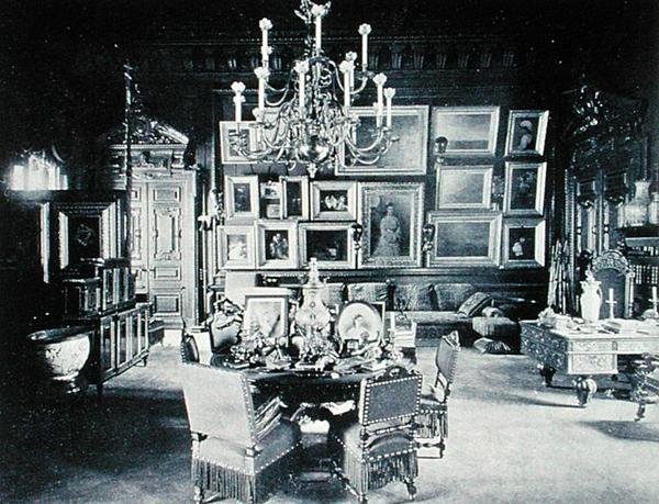 دراسة الإسكندر الثالث (1845-1894) ، قصر أنيشكوف ، سانت بطرسبرغ (b / w photo) بواسطة مصور روسي