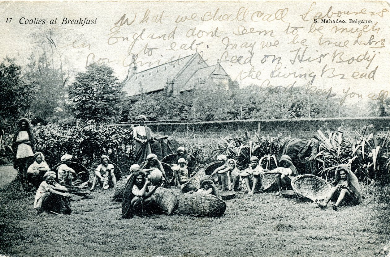 Coolies في الإفطار ، حوالي 1908 (صورة بالأبيض والأسود) بواسطة S. Mahadeo