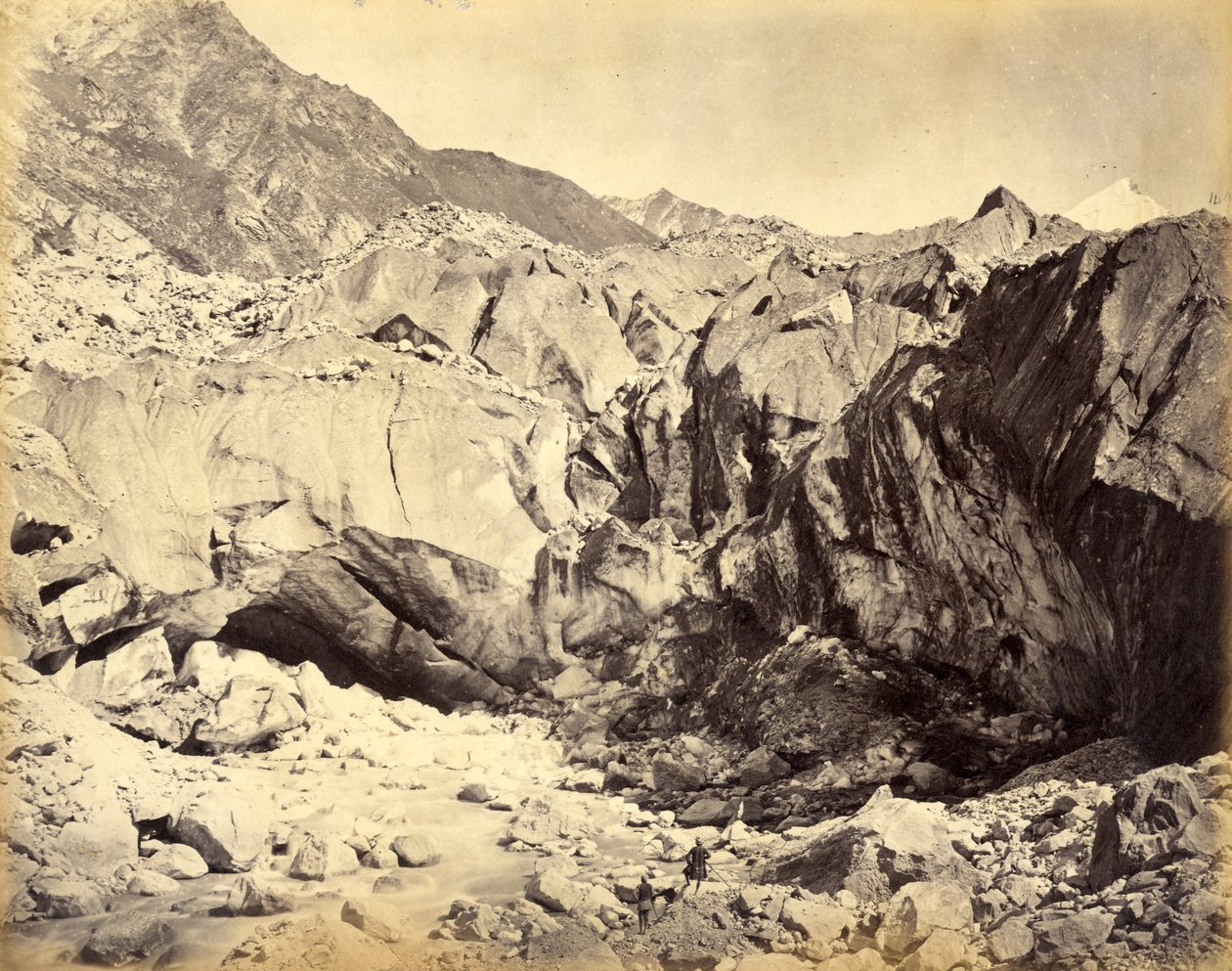 مصدر الغانج ، الهند ، c.1860-70 (مطبوعة زخرفية) بواسطة صموئيل بورن