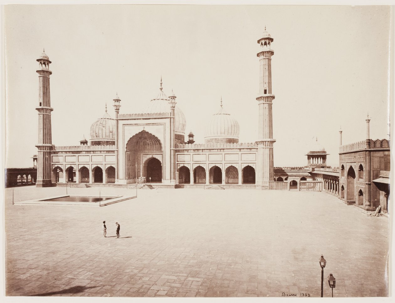 منظر لمسجد ، حوالي 1860 (طباعة زلالية من الزجاج السلبي) بواسطة صموئيل بورن