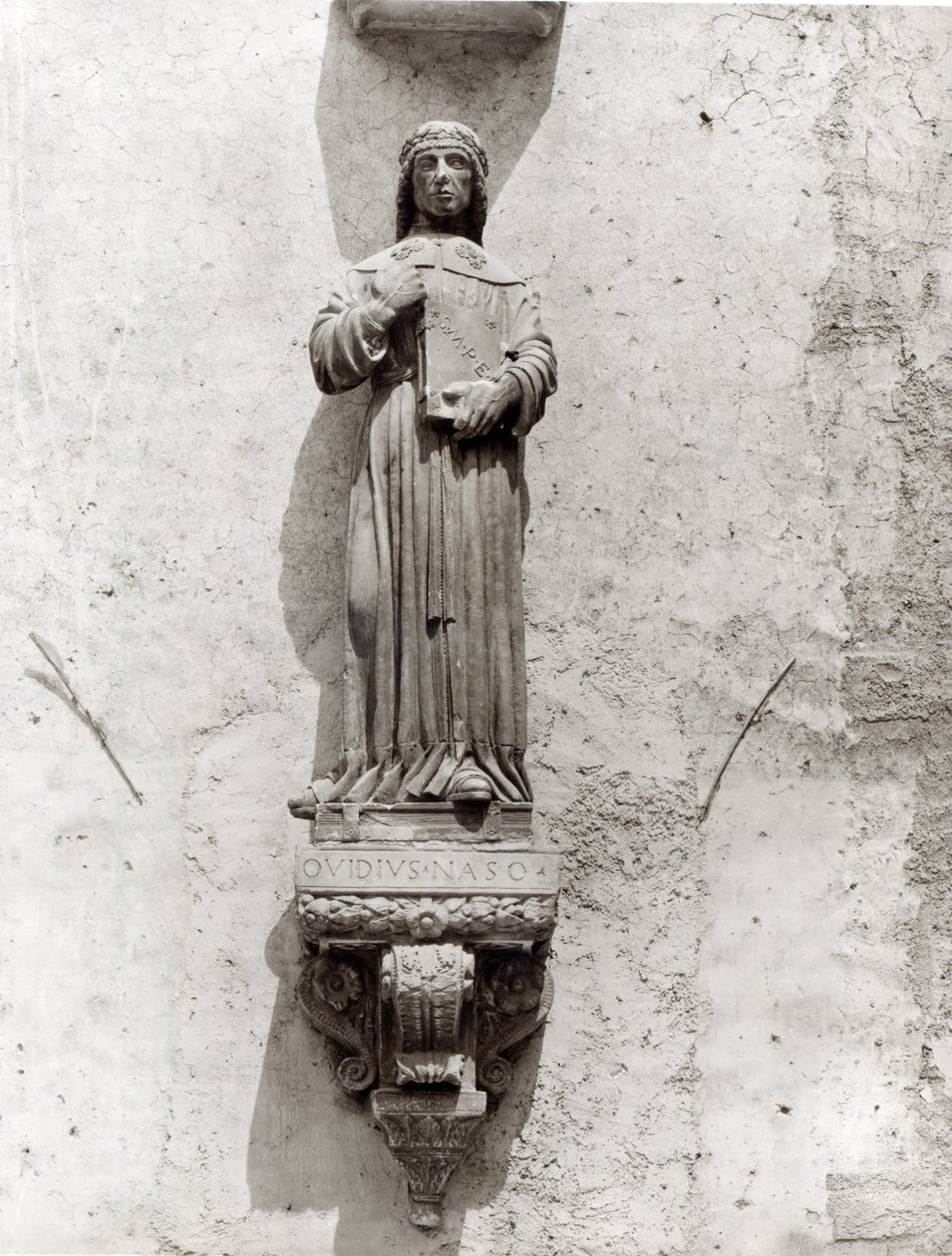 Statue of Ovid (43BC-AD17) بواسطة المدرسة الايطالية