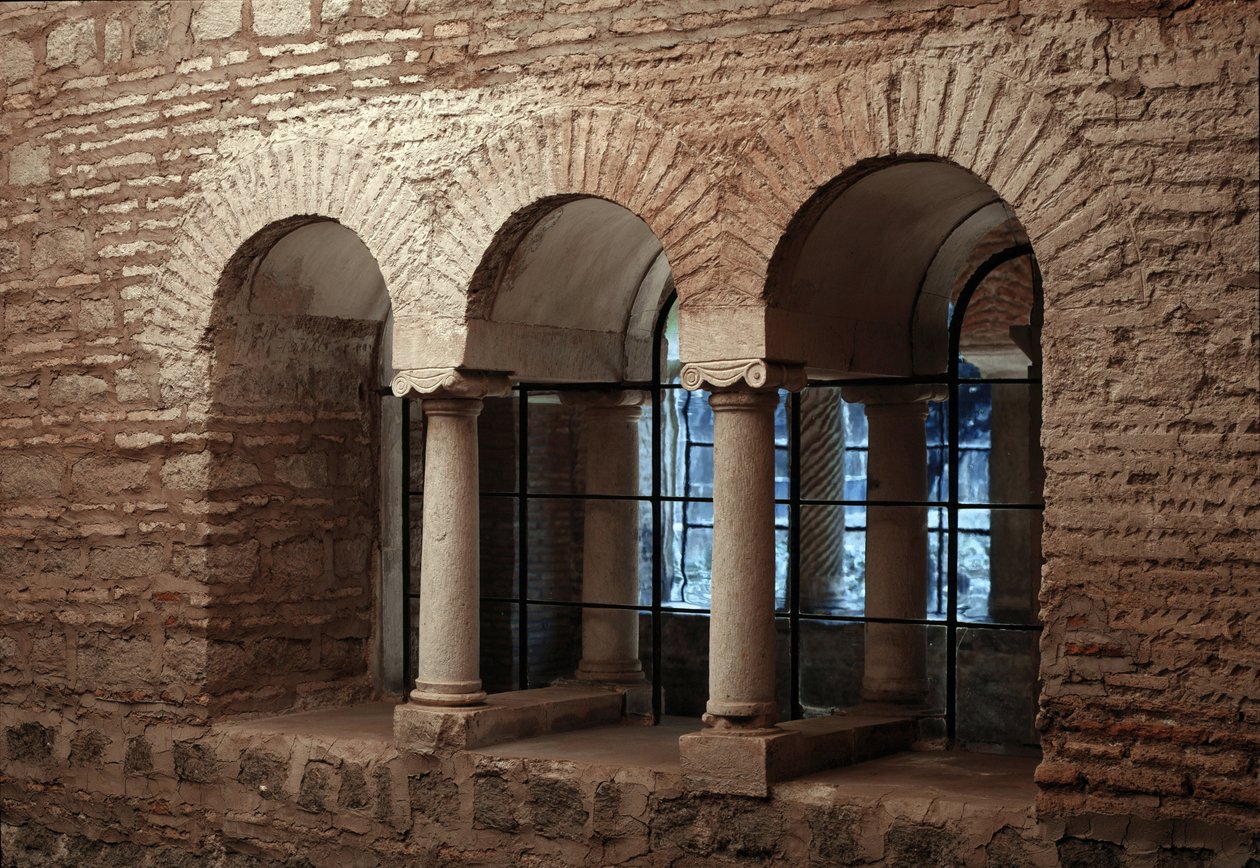 View of the cloister of the church of Saint Vincent and Saint Anasthasus the abbey of the three fountains (Tre-Fontane) (Chiesa dei Santi Vincenzo e Anastasio alle Tre Fontane) (View of the cloister of the church of st Vincenzo e Anastasio, abbazia delle T بواسطة المدرسة الايطالية