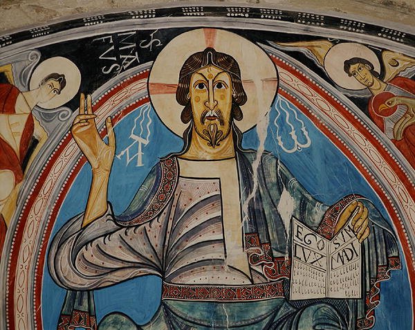 المسيح في الجلالة محاطًا بالسيرافيم ورموز الإنجيليين ، نسخة أصلية من القرن الثاني عشر (في الهواء الطلق) بواسطة مدرسة الاسبانية