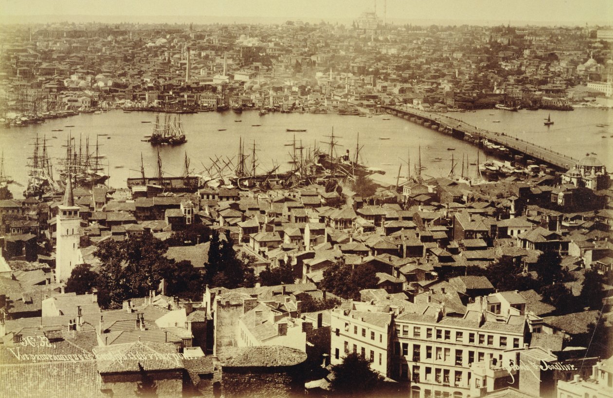 بانوراما تطل على اسطنبول والبوسفور ، حوالي عام 1890 (صورة بالأبيض والأسود) بواسطة سباه وجويلييه