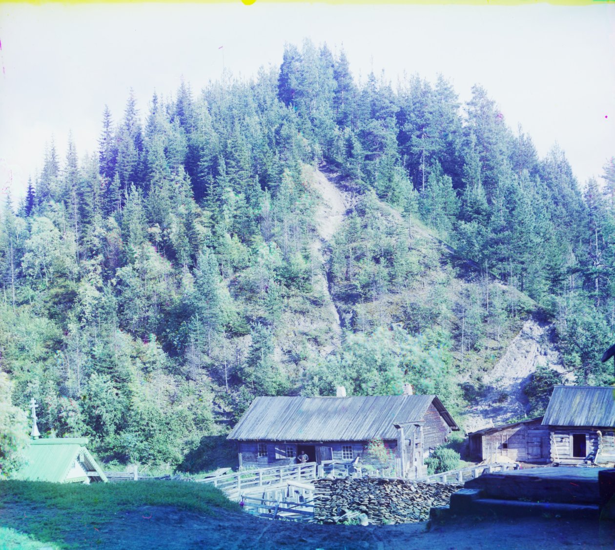 مطحنة المنشار في Medvezhia Gora (Bear Bear) أثناء بناء سكة حديد مورمانسك ، 1905-1915 بواسطة سيرجي بروكودين غورسكي