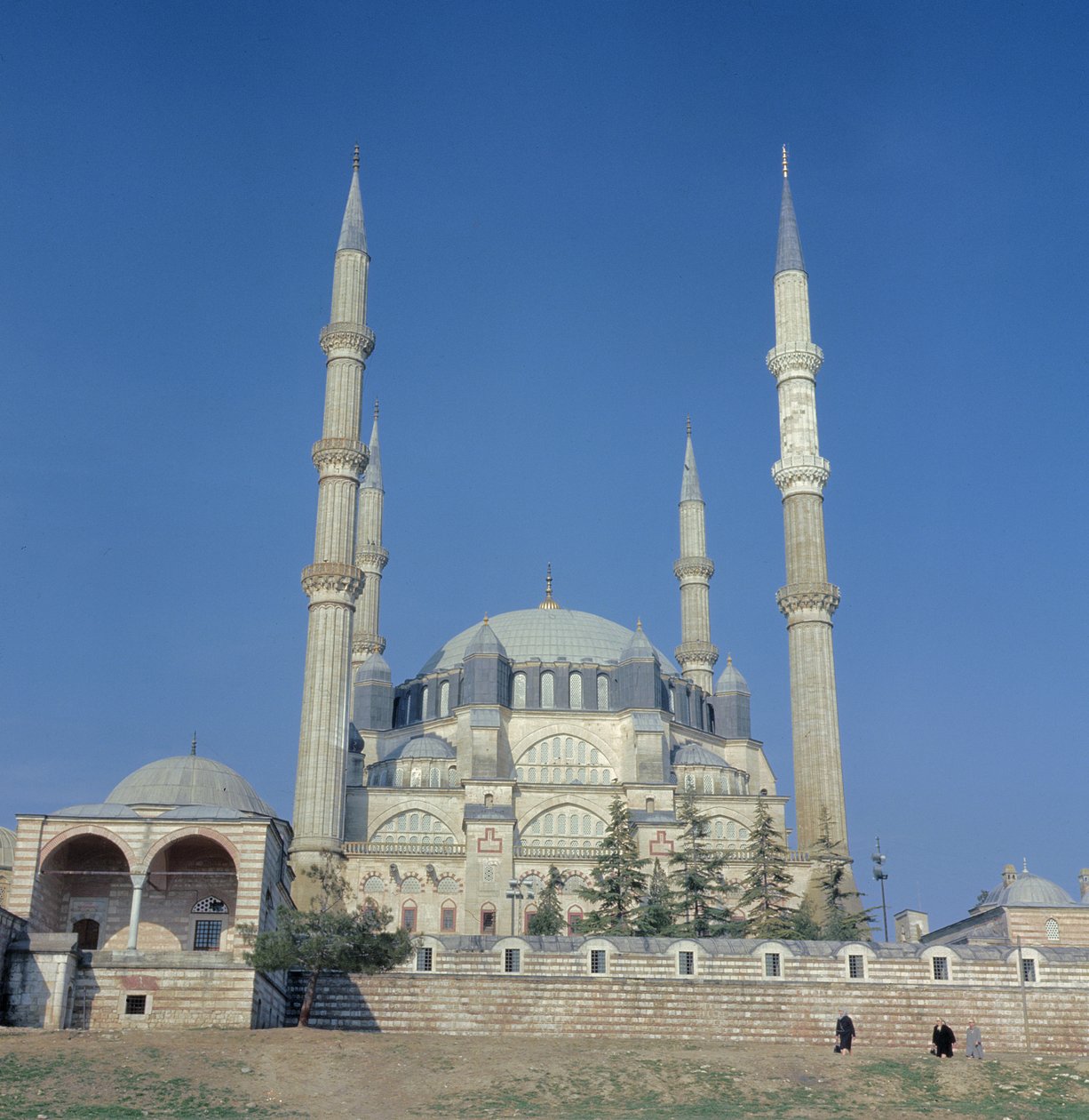 منظر للمسجد العثماني ، بني 1569-75 بواسطة سنان