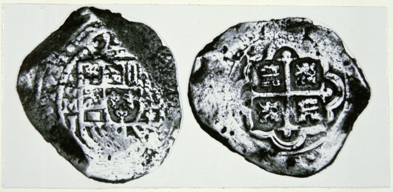 "قطعة من ثمانية" ، بتاريخ 1714 (فضي) (صورة بالأبيض والأسود) بواسطة المدرسة الاسبانية