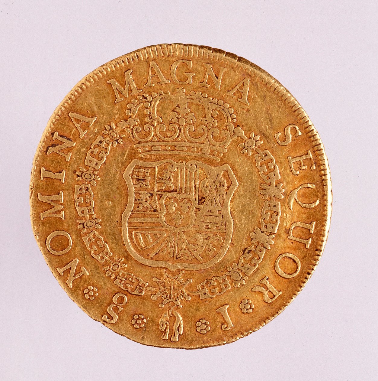 عملة ذهبية (8 ecus) من إسبانيا: عهد فرديناندو (فرديناند) السادس (1746-1759). 1759 ديم. 3،5 سم نابولي ، المتحف الأثري بواسطة المدرسة الاسبانية