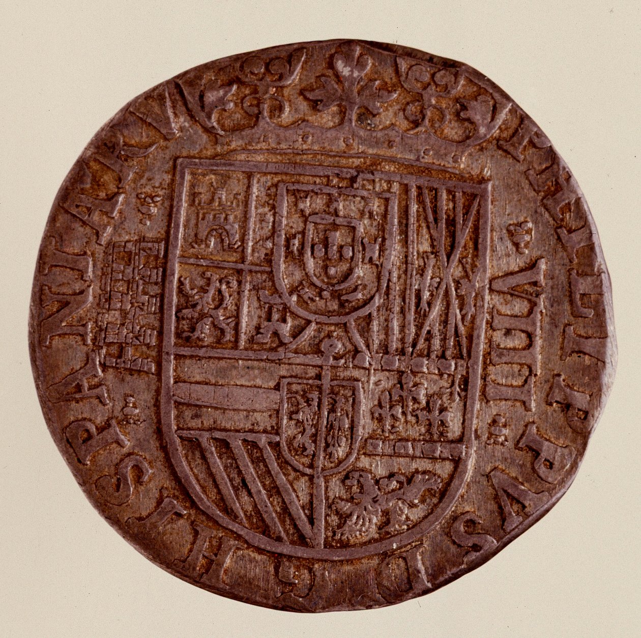 عملة فضية (8 ريالات) من إسبانيا: عهد فيليب (فيليبو أو فيليب) الثاني (1556-1598). 1589 ديم. 3،5 سم نابولي ، المتحف الأثري بواسطة المدرسة الاسبانية