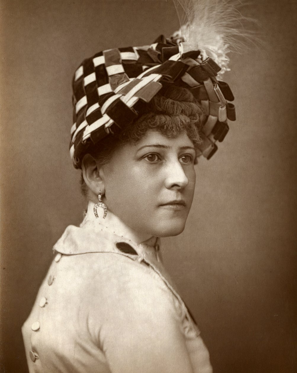 كيت مونرو ، ممثلة ، 1883 بواسطة شركة سانت جيمس للتصوير الفوتوغرافي