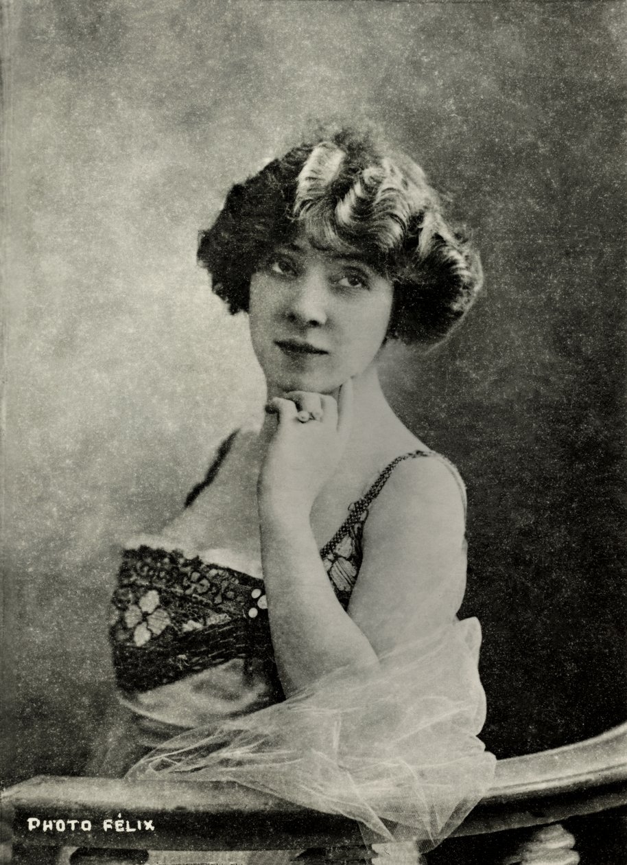 صورة للفنانة الفرنسية أميلي ديتيرل ( 1871 بواسطة 