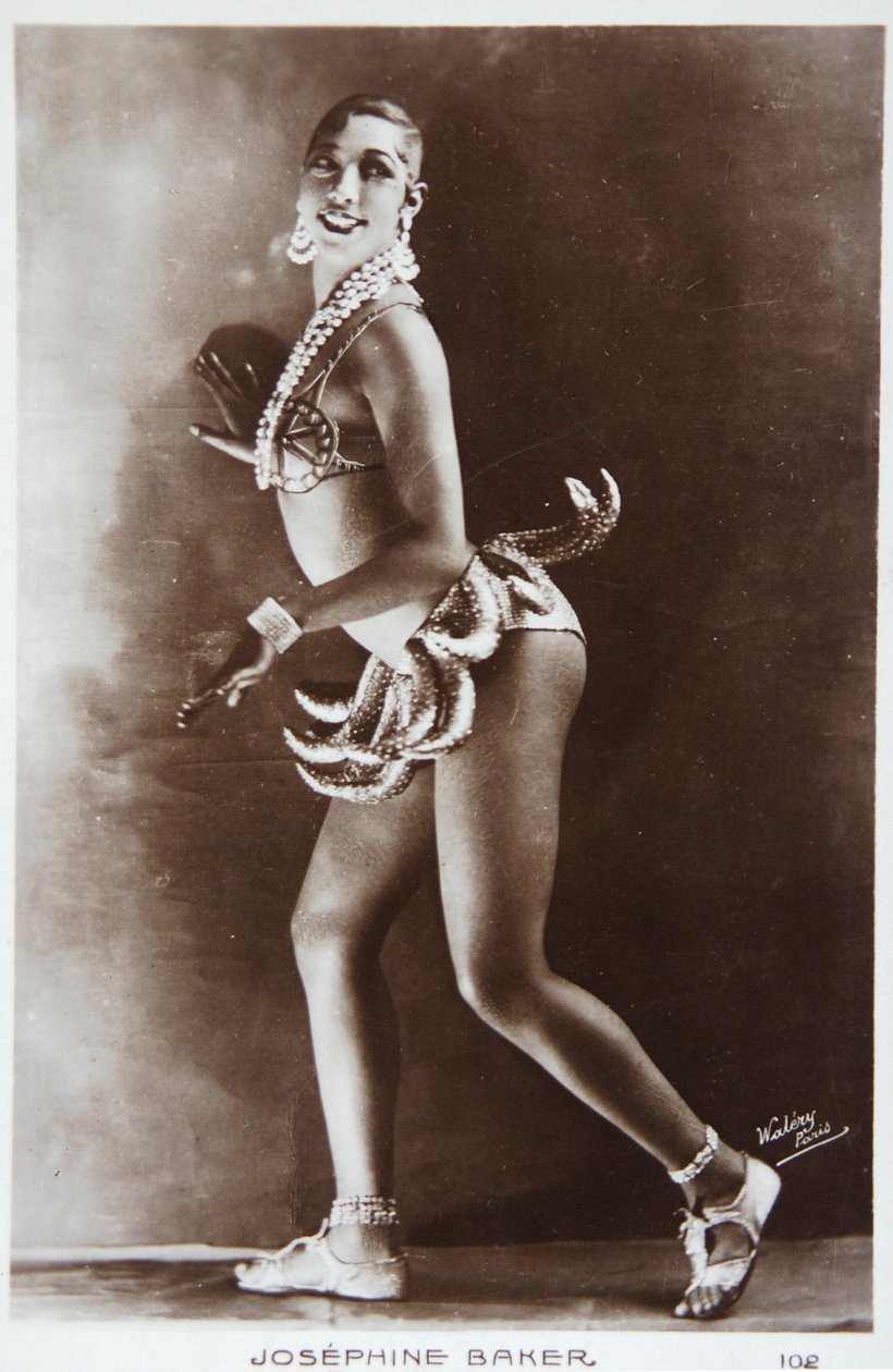 فن. ترفيه. جوزفين بيكر في Folies Bergeres ، باريس. تصوير واليري ، فرنسا ، حوالي 1925-30 (صورة) بواسطة استوديو والري