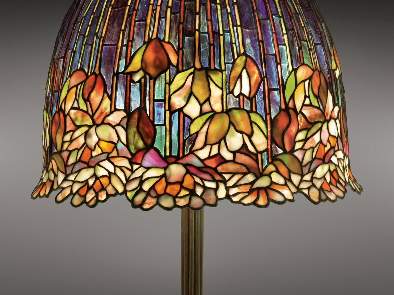 مصباح طاولة `` Pond Lily &39;&39; ، حوالي 1903 (زجاج رصاصي وبرونز مطلي) بواسطة استوديوهات تيفاني