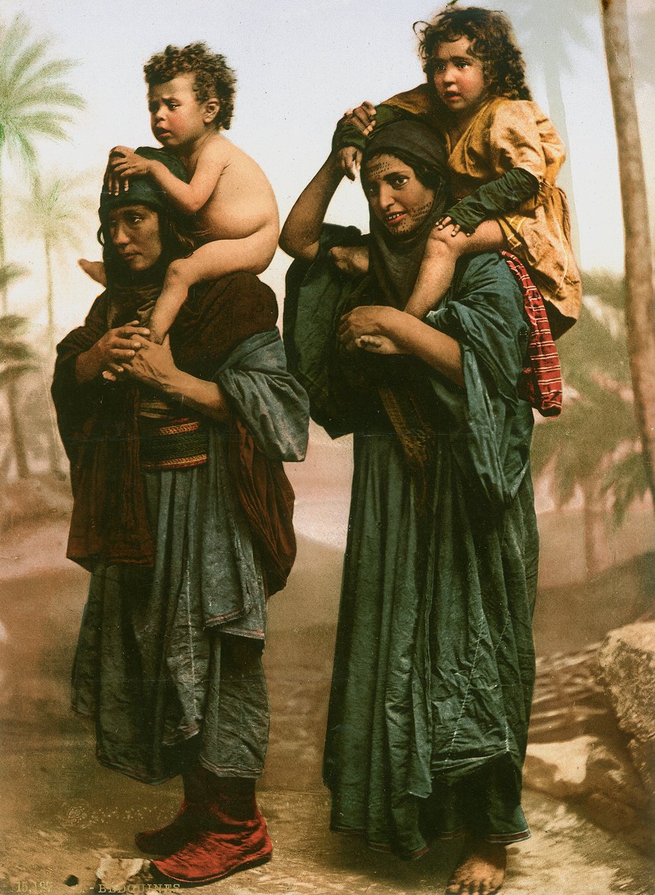 بدو نساء وأطفال من شمال فلسطين بوجوه وشم ، 1880-1900 (فوتوكروم) بواسطة المصور السويسري