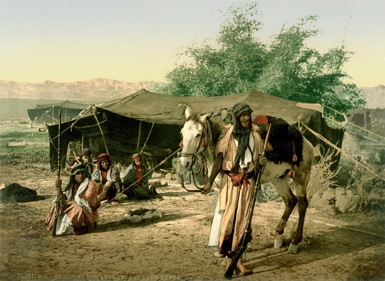 بدو أمام خيمتهم في وادي الأردن ، 1880-1900 (photochrom) بواسطة المصور السويسري