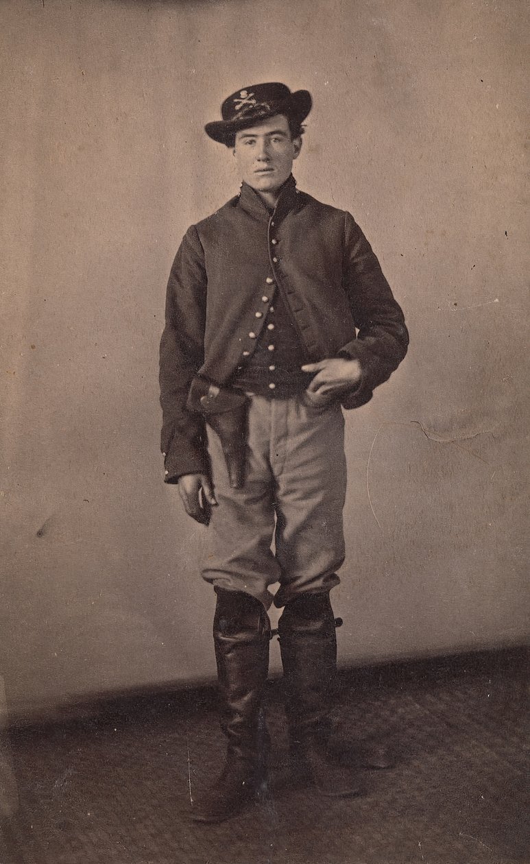 جندي من سلاح الفرسان يحمل مسدسًا في الحافظة ، 1861-1865. بواسطة معرض صور Tappin للفنون
