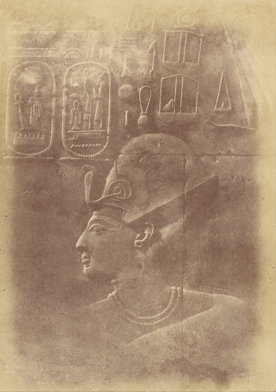 صورة مقربة للنحت رأس فرعون بواسطة Théodule Devéria