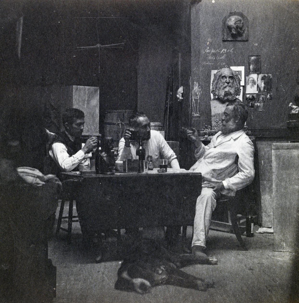 صموئيل موراي وتوماس إيكنز وويليام أودونوفان في استوديو شارع كستنوت في إيكنز ، 1891-2 (طبعة بلاتينية) بواسطة توماس إيكنز