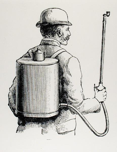 مضخة الحقيبة التي صممها السيد فيرموريل ، "Eclair" ، من كتاب Thomas Mawson بعنوان The Art and Craft of Garden Making ، تم نشره عام 1900 (نقش) (صورة بالأبيض والأسود) بواسطة توماس هايتون موسون