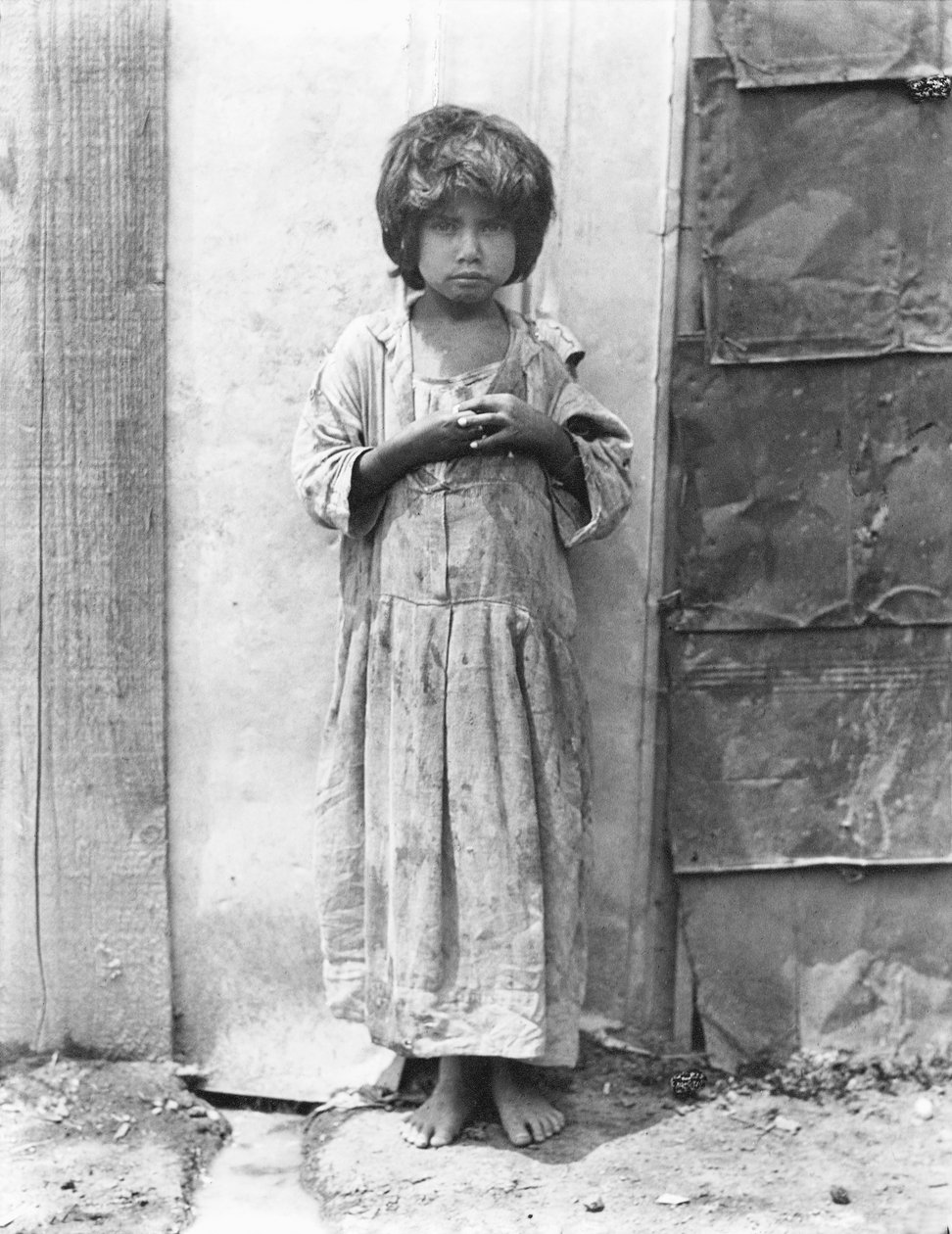 فتاة في "كولونيا دي بولسا" ، مكسيكو سيتي ، 1928 بواسطة تينا مودوتي