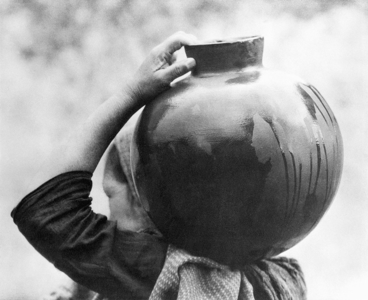 امرأة مع أولا ، المكسيك ، ج .1927 بواسطة تينا مودوتي