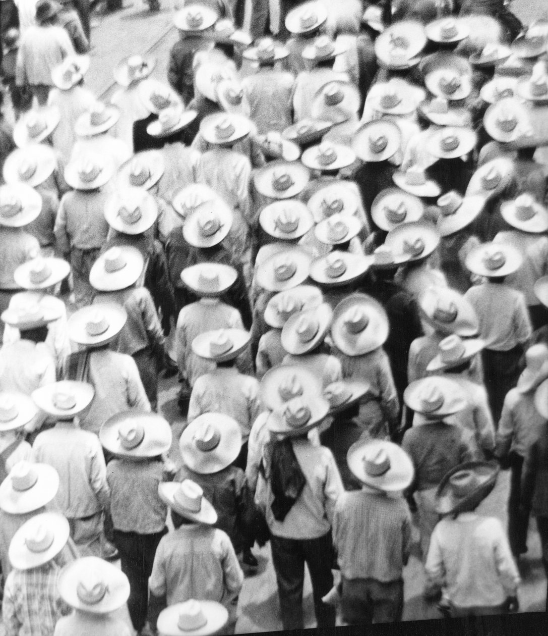 مسيرة العمال ، مكسيكو سيتي ، 1926 بواسطة تينا مودوتي