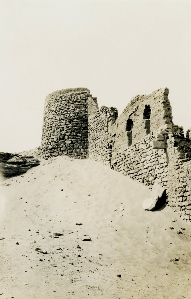 برج دير القديس سمعان، أسوان، مصر، صورة فوتوغرافية لأوغو مونيريه دي فيلارد بواسطة أوغو مونيريت دي فيلارد