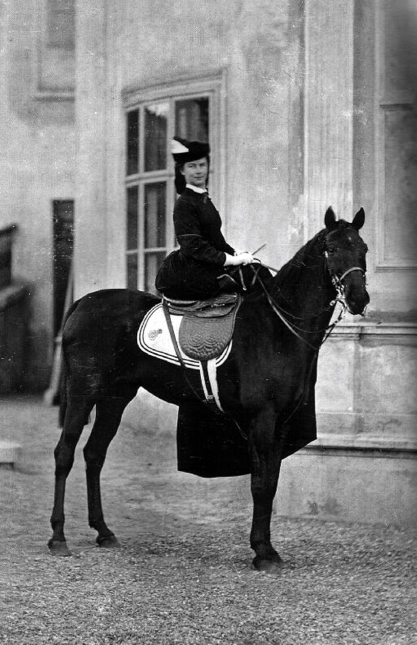 إمبراطورة النمسا إليزابيث أميلي أوجيني من Wittelsbach ، تسمى Sissi ، في عام 1896 في بياريتز بواسطة غير معروف غير معروف
