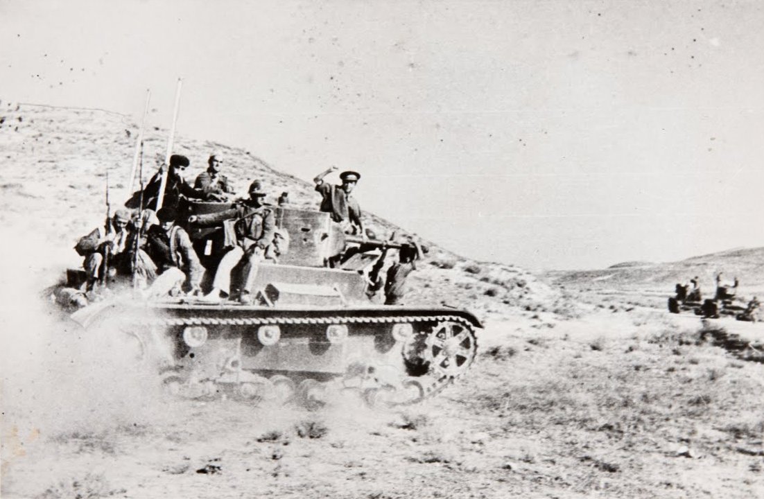 تقدم للقاء Rebel Drive (الدبابات الموالية) ، مدريد بواسطة غير معروف غير معروف