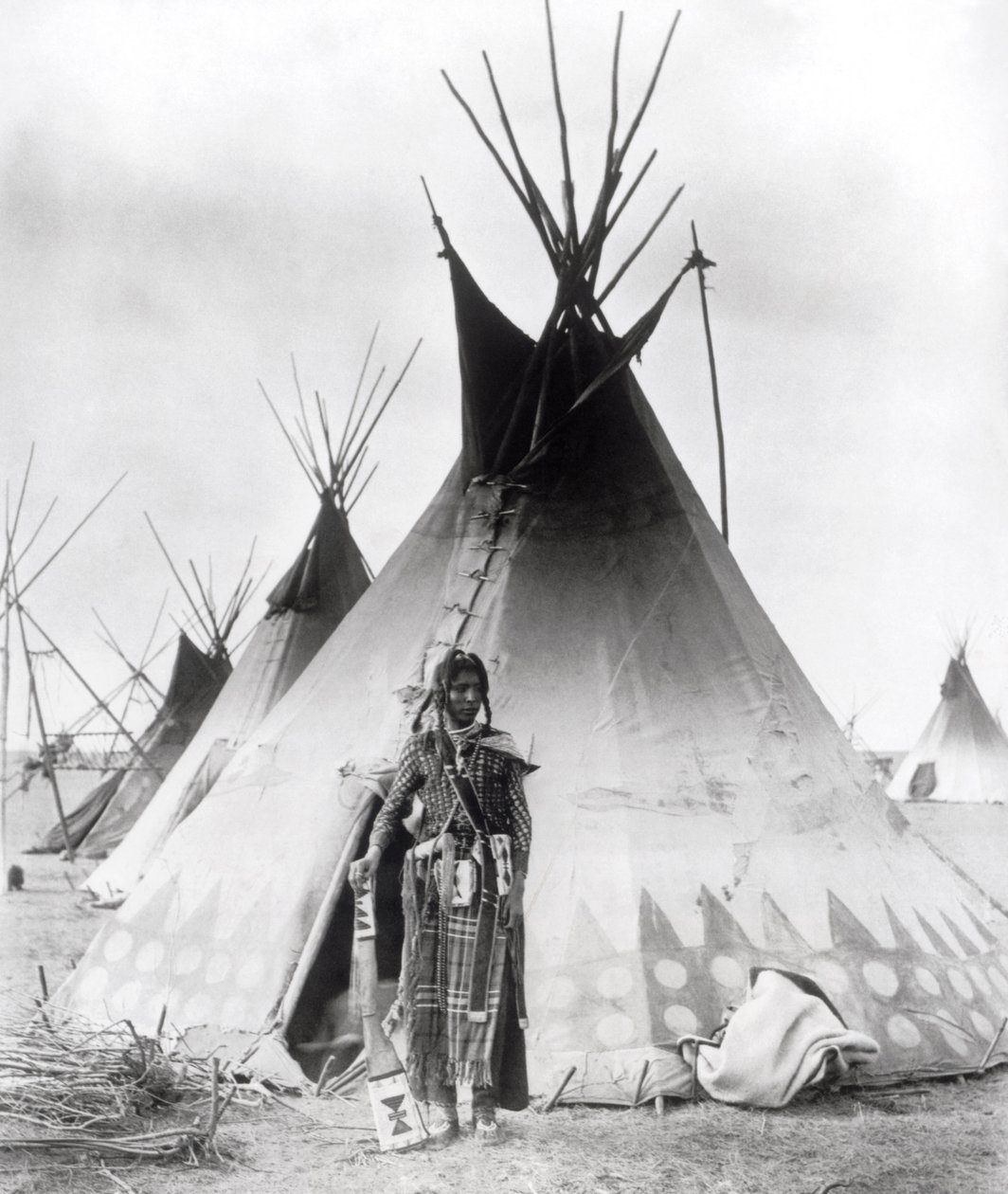Blackfoot Brave ، بالقرب من كالغاري ، ألبرتا ، 1889 بواسطة غير معروف غير معروف