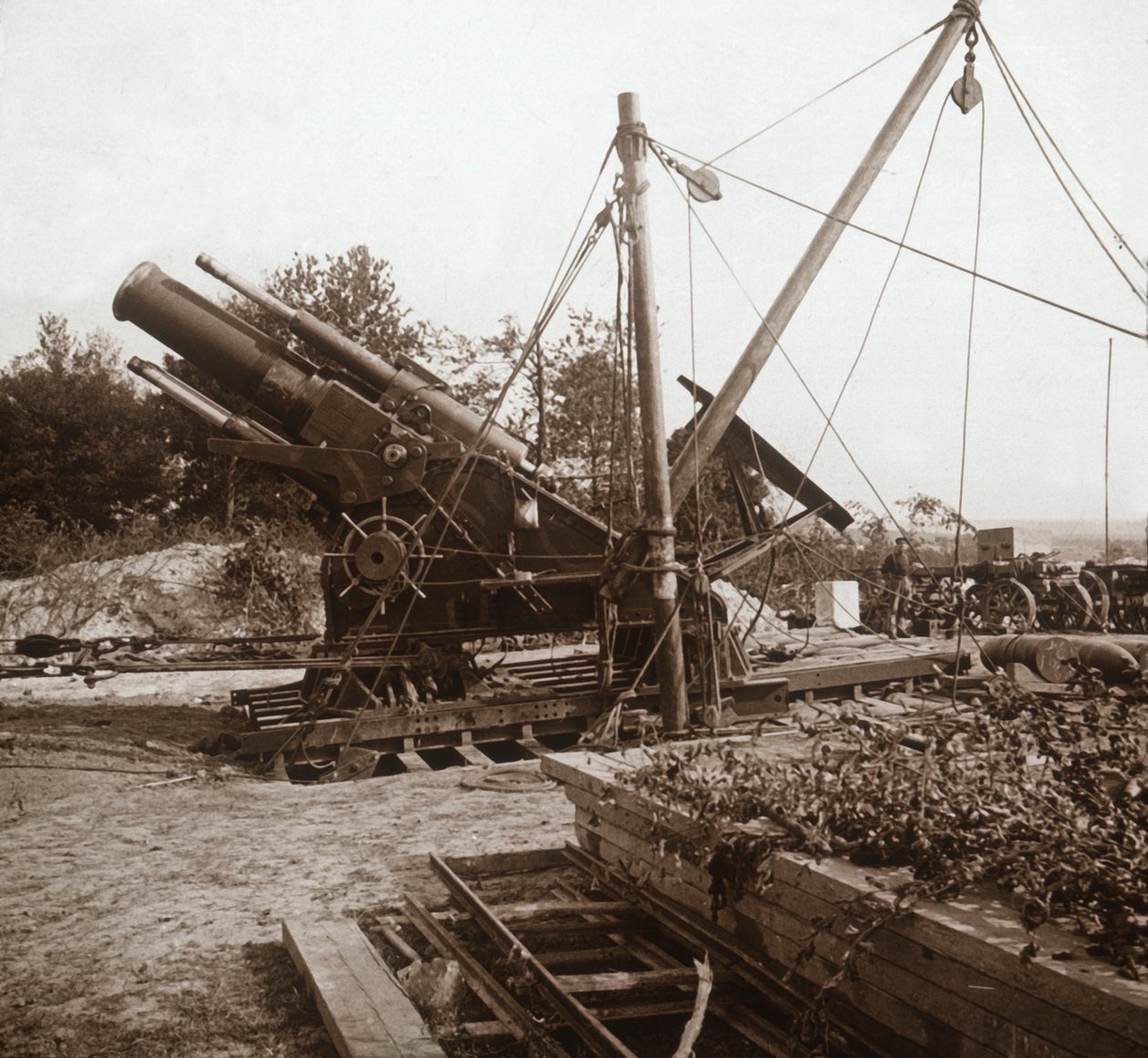 220 قذيفة هاون ، جينيكورت ، شمال فرنسا ، c1914-c1918 بواسطة غير معروف