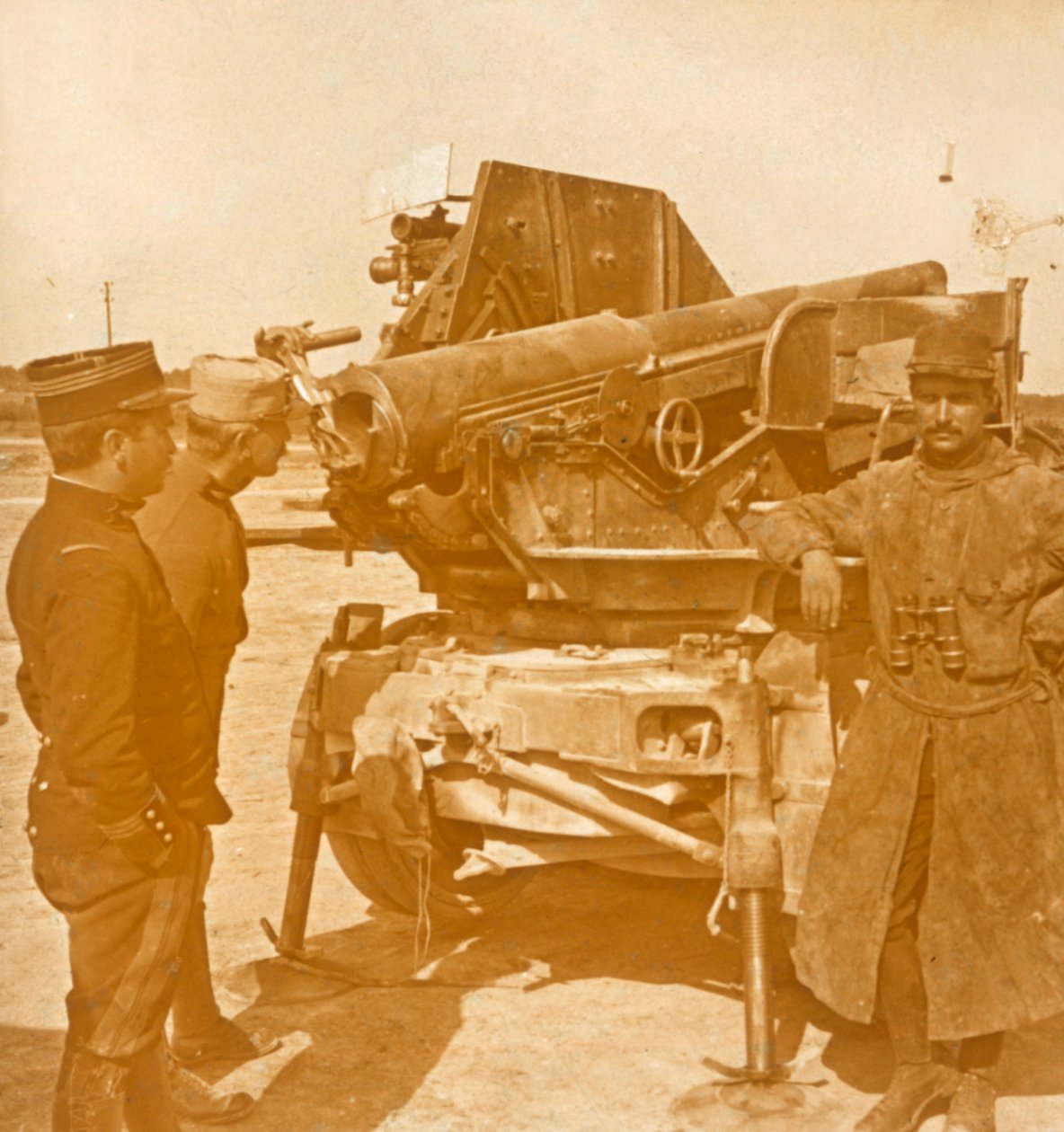 75 بندقية آلية مضادة للطائرات ، c1914-c1918 بواسطة غير معروف