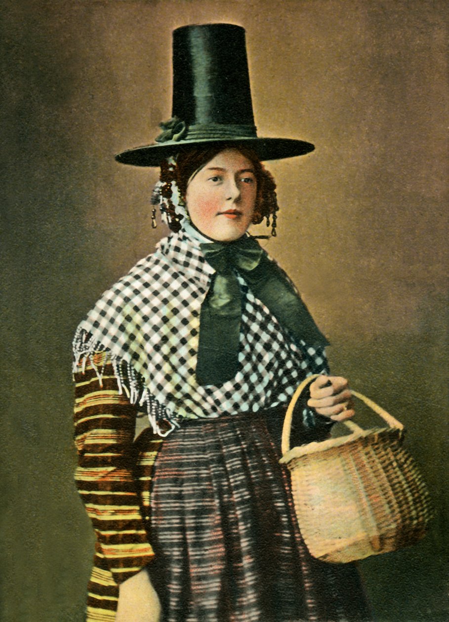زي الويلزية ، c1904. بواسطة غير معروف