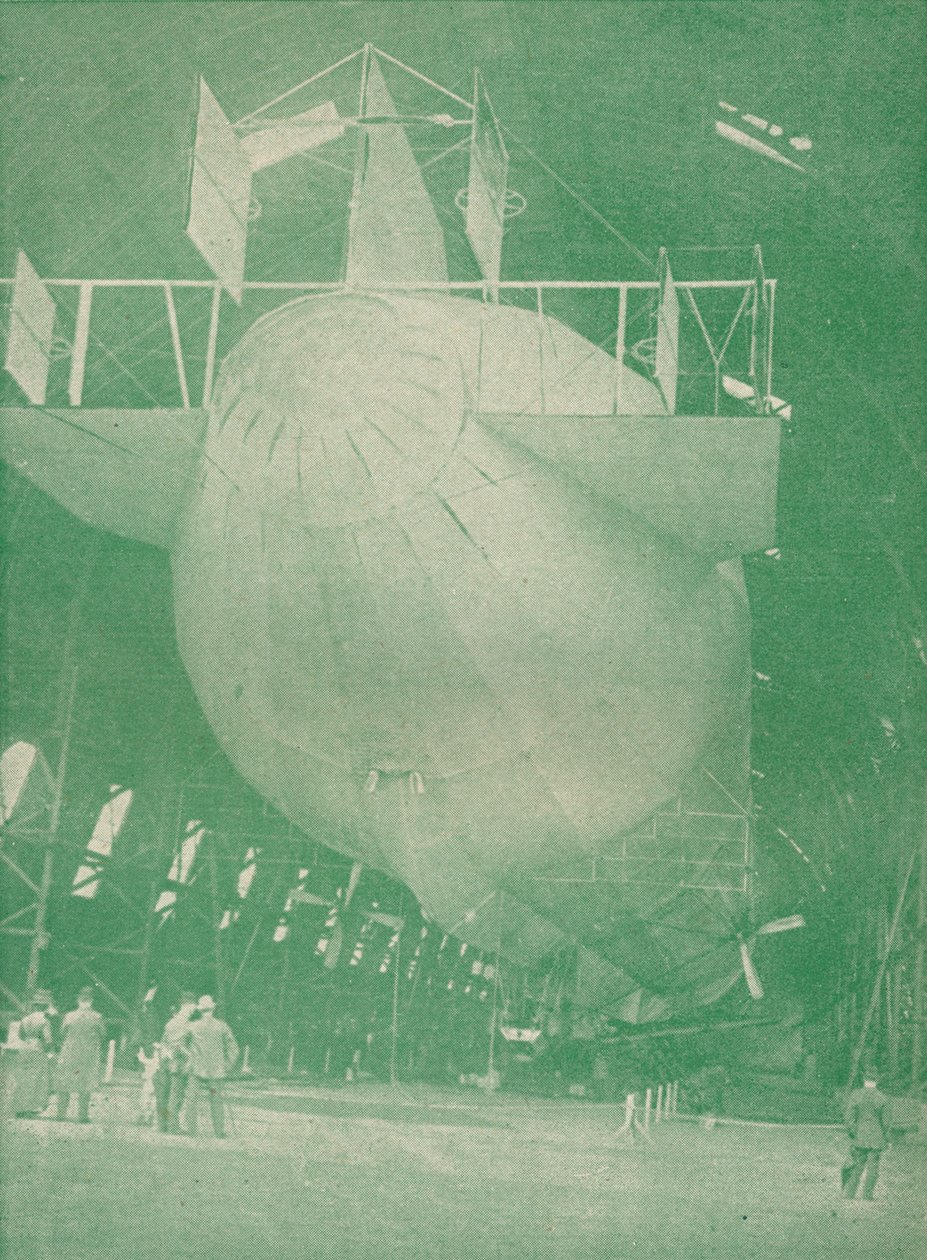 زيبلين في المنزل ، c1917 1919 بواسطة غير معروف