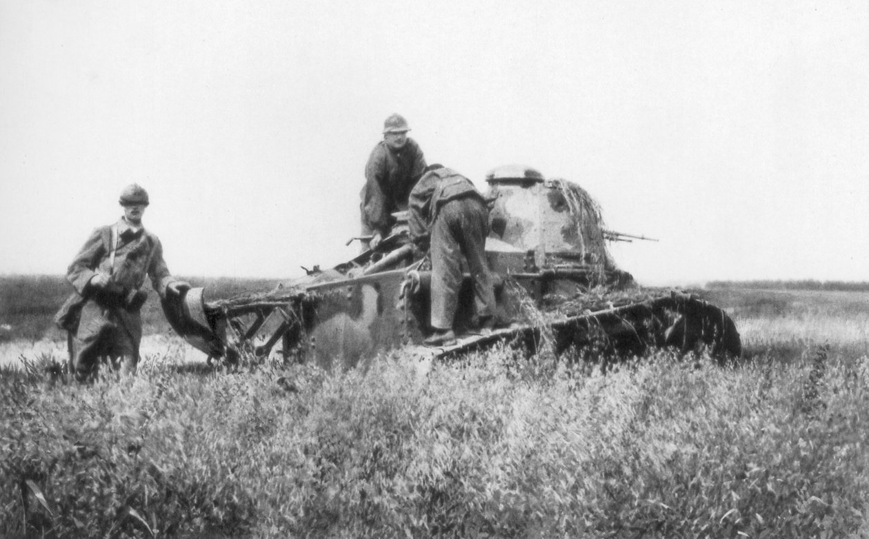 دبابة خفيفة فرنسية محطمة ، Villers-Cotterets ، Aisne ، فرنسا ، 1918 بواسطة غير معروف