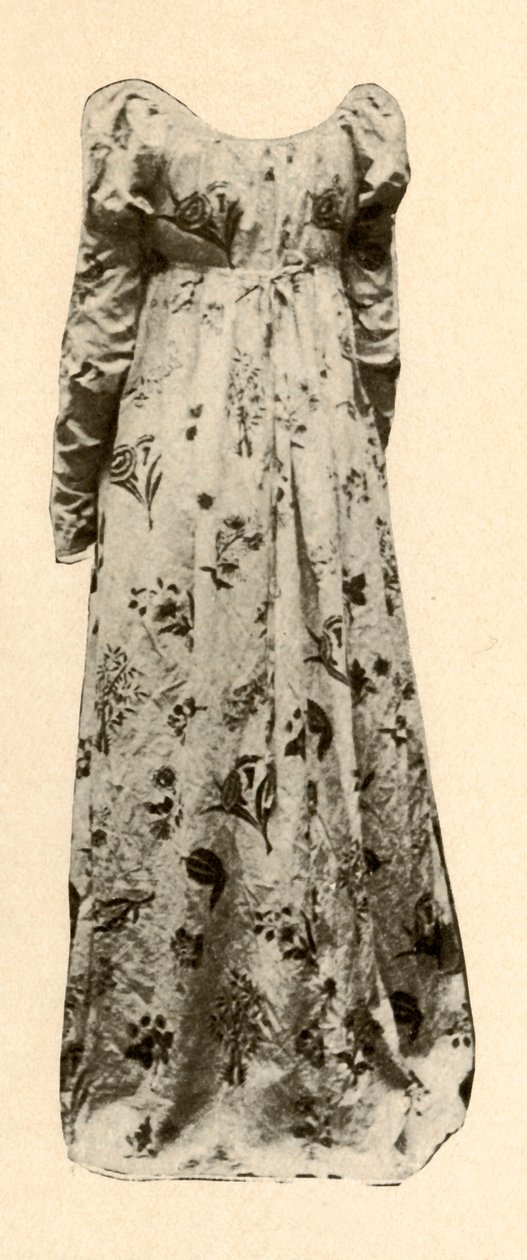 ثوب من chintz المزجج برتقالي ، ترتديه Madame Chevalier ، c1795 ، 1937. بواسطة غير معروف
