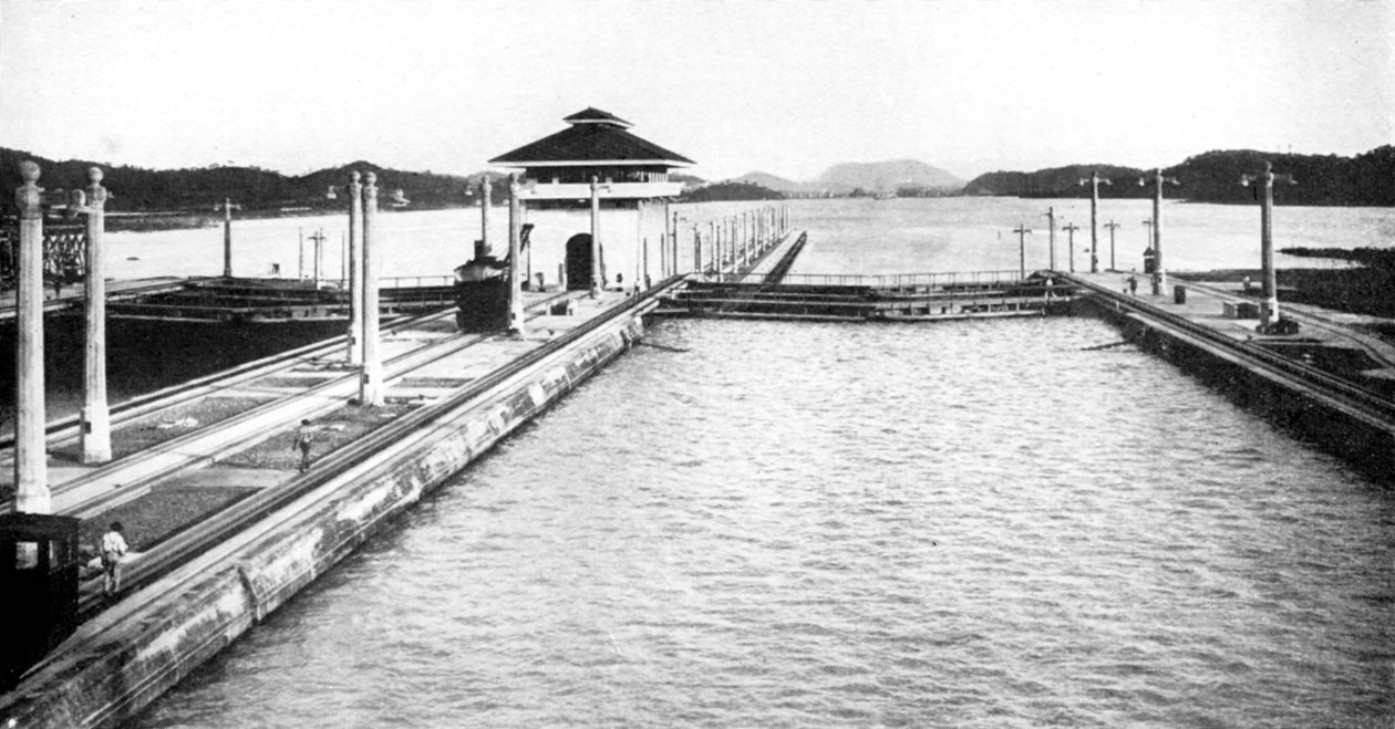 قفل على قناة بنما ، بنما ، 1926 بواسطة غير معروف