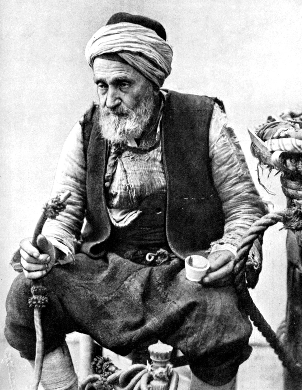 فلاح يشرب القهوة ويدخن حققة ، أزمير ، تركيا ، 1936 بواسطة غير معروف