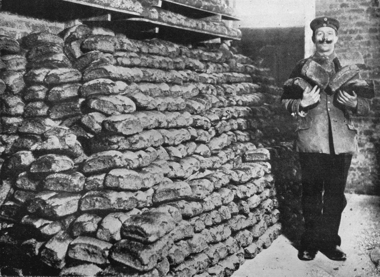 مخزن خبز الحرب للقوات الألمانية ، 1915 بواسطة غير معروف