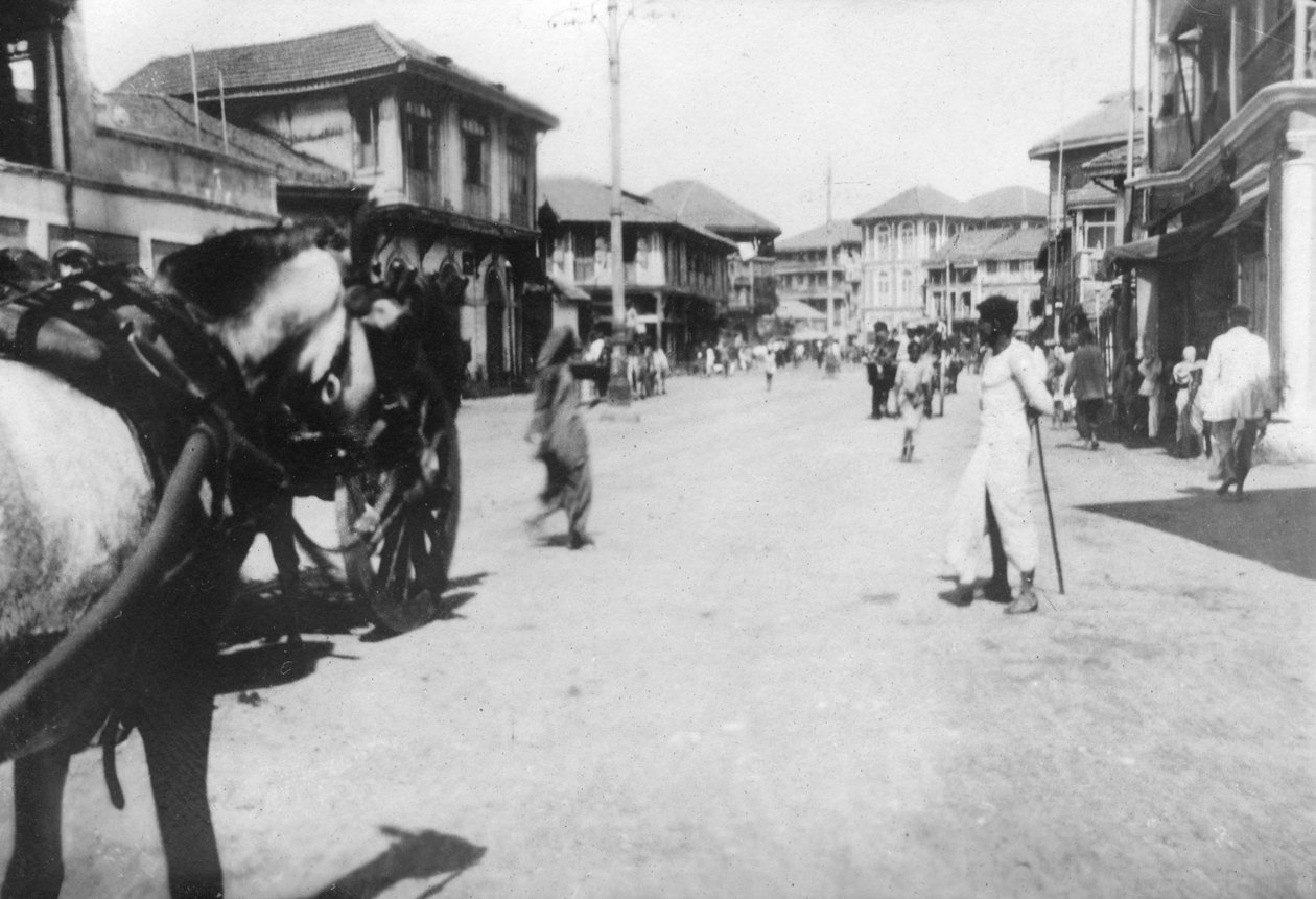 شارع في مومباي بومباي ، الهند ، c1918 بواسطة غير معروف