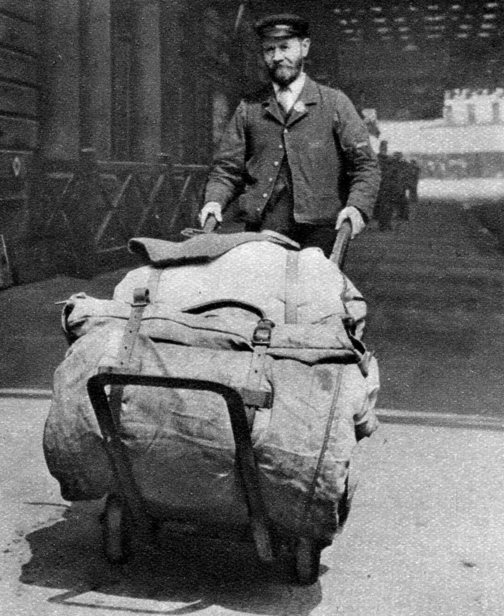 حمّالة قطار ، لندن ، 1926-1927 بواسطة غير معروف